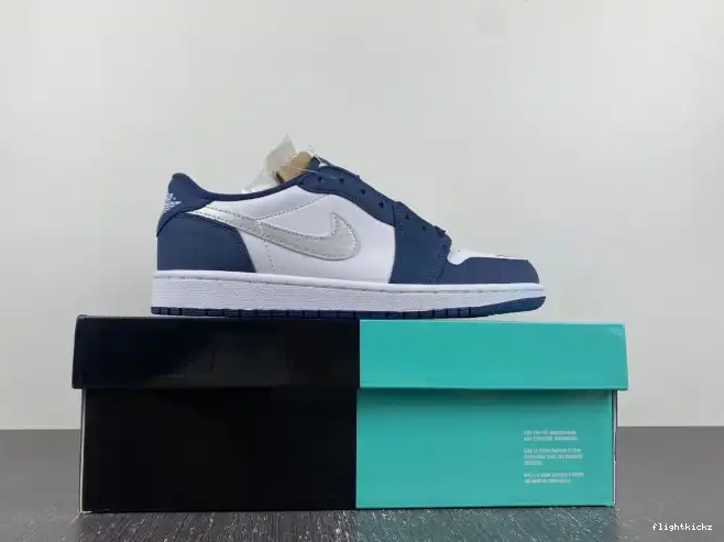 Navy Low Jordan Midnight CJ7891-400 1 SB 0502